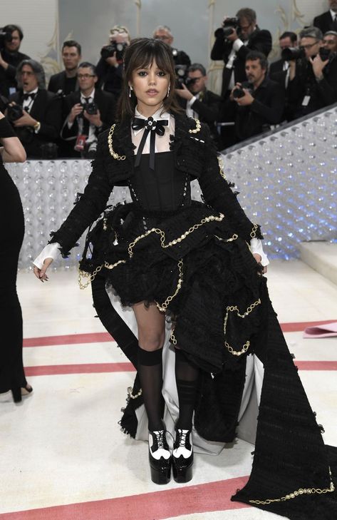 Jenna Ortega Met Gala 2023, Jenna Ortega Met Gala, Dresses Design Ideas, Meet Gala, High Low Dresses, Met Gala Outfits, Gala Gowns, Silly Clothes, Met Gala Dresses