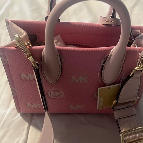 Nwt Michael Kors Pink Purse. Signature Strap. Mk Logo Purse. Approx Seven Inches Wide And Six Inches Tall Pink Gucci Purse, Pink Michael Kors Bag, Bag Wishlist, Purse Boutique, Barbie Summer, Gucci Purse, Handbag Essentials, Mk Purse, Bags Michael Kors