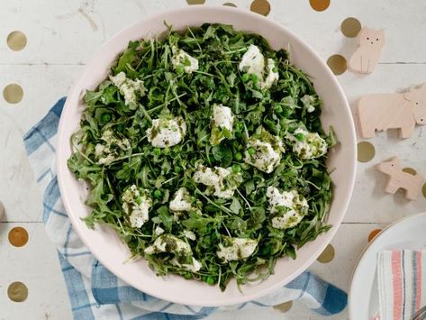 Herby Salad with Burrata Herby Salad, Salad With Burrata, Burrata Recipe, Easter Food Appetizers, Burrata Salad, Easter Appetizers, Burrata Cheese, Whey Isolate, Brussel Sprout Salad