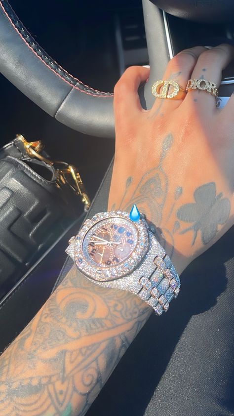 Buss Down Watch, Side Neck Tattoo, Mens Diamond Jewelry, Dope Jewelry Accessories, Hotline Bling, Rapper Outfits, Expensive Jewelry Luxury, Luxe Jewelry, Dope Jewelry