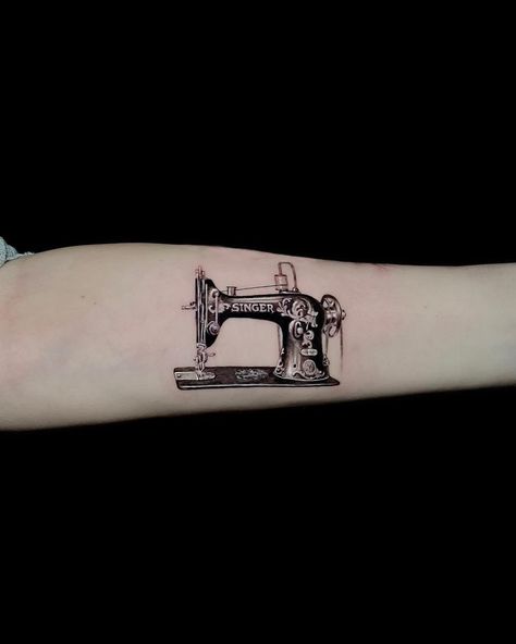 Sewing Machine Tattoo, Grandma Tattoos, Machine Tattoo, Women's Tattoo, Arm Tattoo, Cool Tattoos, Sewing Machine, Tatting, Tattoos