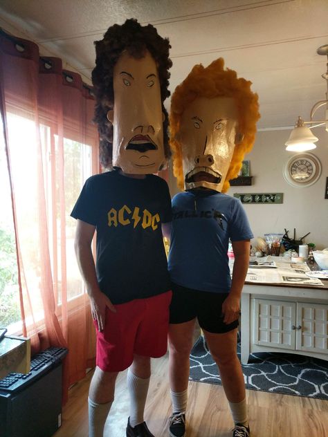 Beavis And Butthead Costume, Family Hand Casting, Paper Mache Head, Meme Party, Fun Fall Decor, Hand Casting, Beavis And Butthead, Teen Halloween, Classic Halloween Costumes