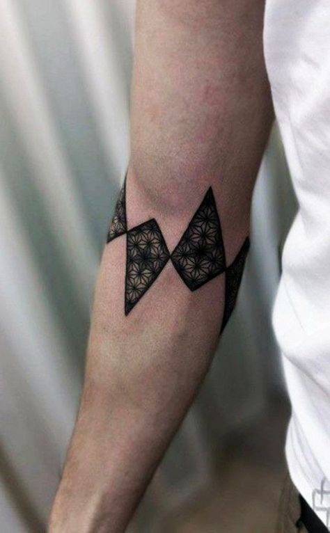 #simple #tattoo #tattoos #ideas #designs #men #formen #menstattooideas Rhombus Tattoo, Tatuagem Masculina Pequena, Tattoo Trend, Geometry Tattoo, Geometric Tattoo Design, Small Tattoos Simple, Arm Band Tattoo, Cool Small Tattoos, Small Tattoos For Guys