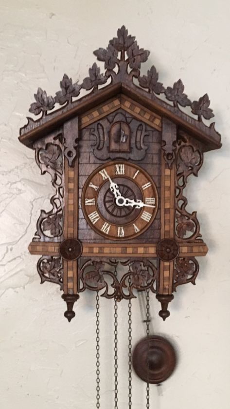 Late 1800s Black Forest cuckoo clock Black Forest Cuckoo Clock, Cozy Earthy Home, Cookoo Clocks, Chaotic Tattoo, Clock Embroidery, Coocoo Clock, German Cuckoo Clock, The Elves And The Shoemaker, Coo Coo Clock