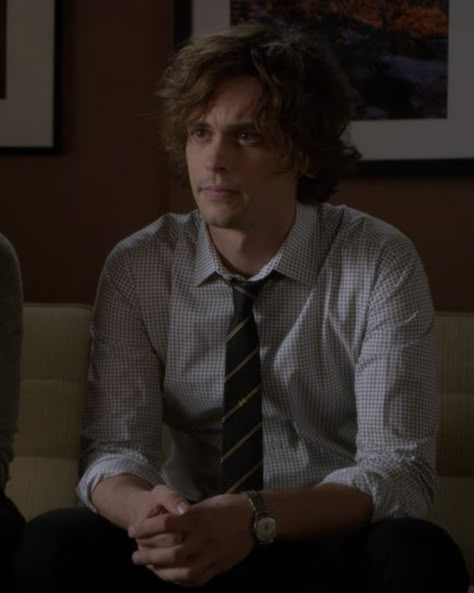 Spencer Reid Hands, Matthew Gray Gubler Muscles, Season 15 Spencer Reid, Spencer Reid Fbi Vest, Mathew Gray Gubler Model, Matthew Gray Gubler In A Suit, Mathew Gray Gubler Memes, Emo Matthew Gray Gubler, Spencer Reed