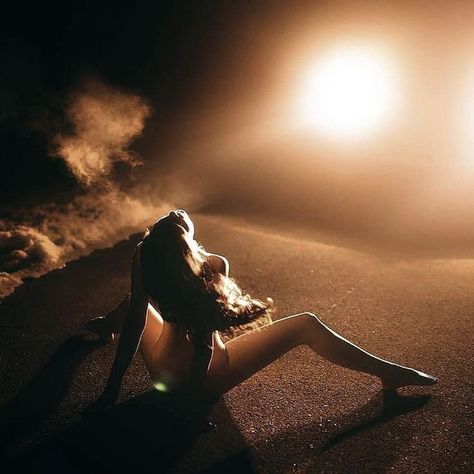 Night Woman Aesthetic, Dark Fem Photoshoot, Fun Photography Poses, Dark Feminine Poses, Exotic Photoshoot Ideas, Rage Photoshoot, Dark Feminine Photography, Dope Photoshoot Ideas, Fierce Women Photoshoot