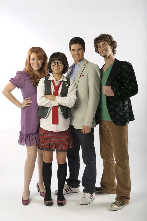 Scooby Doo Daphne Live Action, Shaggy Live Action Scooby Doo, Scooby Dog, Fred Scooby Doo, Daphne Scooby Doo 2002, Characters With Red Hair, Martin Mystery, Scooby Doo Movie 2002 Velma, Redhead Characters