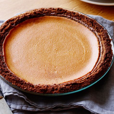 Pumpkin Pie Video, Classic Pumpkin Pie Recipe, Classic Pumpkin Pie, Video Food, Pumpkin Pie Recipe, Alton Brown, Ginger Snap Cookies, Pumpkin Pie Recipes, Mini Pies