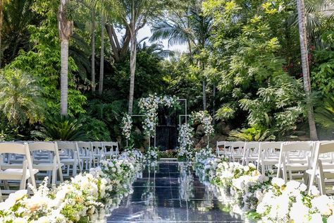 Check out this unique, mirrored aisle for the ceremony. It's everything and more! Mirror Isle, Wedding Isle Mirror, Mirrored Aisle Wedding, Mirrored Isle, Beach Wedding Mirror Aisle, Mirror Aisle Runner Weddings, Mirror Reflective Aisle Runner, Brazil Wedding, Aisle Runner Wedding