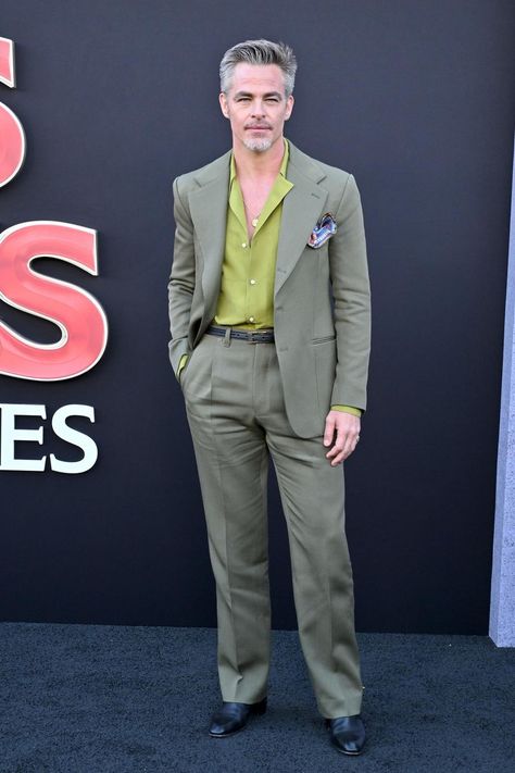 Chris Pine’s Best Looks: GQ Breaks Down His Fashion Evolution - GQ Australia Chris Pine Style, Gq Australia, Fashion Evolution, Style Transformation, Suit Ideas, Style Evolution, Tom Selleck, Evolution Of Fashion, Pink Suit