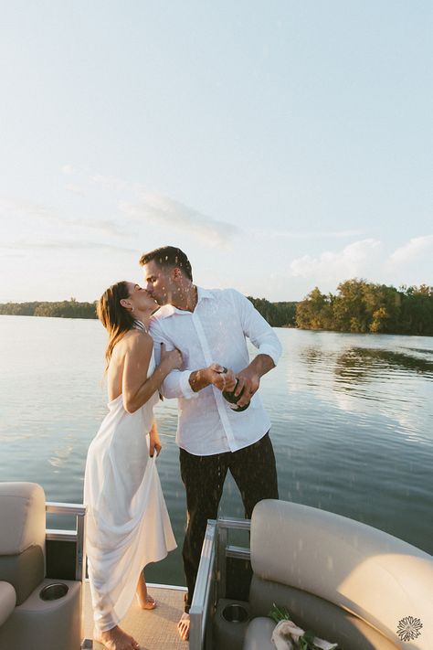 Dock Engagement Photos, Boat Couple Pics, Lake Engagement Pictures, Boat Engagement Photos, Romantic Couple Photoshoot, Boat Engagement, Boat Photos, Daisy Photography, Monica Chandler