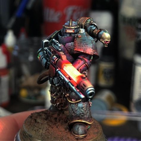 Space Marine with Plasma Gun by erykey · Putty&Paint Warhammer 40k Chaos Space Marines, 40k Chaos Space Marines, Warhammer 40k Chaos, Chaos Space Marines, 40k Chaos, Warhammer 40k Figures, Warhammer Figures, Warhammer Paint, D&d Miniatures