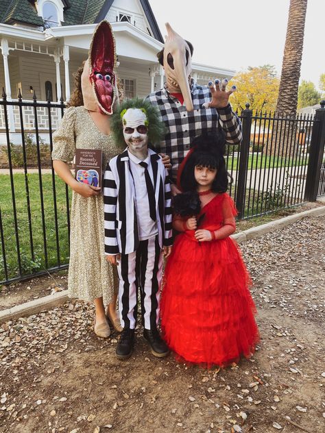 Family Halloween Costume Ideas For 3, Beetle Juice Family Halloween Costumes, Family Beetlejuice Halloween Costumes, Joker Family Halloween Costumes, Girls Beetlejuice Costume, Bettle Juice Family Costumes, Beetlejuice Family Costume Halloween, Beetle Juice Family Costume, Vampire Family Costume