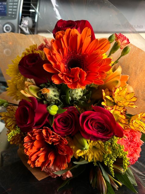 #flowers #bouquet #autumn #falldecor #roses #flores Fall Decor, Flowers