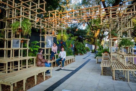 All Colors Sidewalk / Zoom Urbanismo Arquitetura e Design + LAO Engenharia & Design | ArchDaily Urban Living Room, Urban Intervention, Public Space Design, Urban Furniture, Inclusive Design, Rain Garden, Street Furniture, Street Design, Urban Spaces