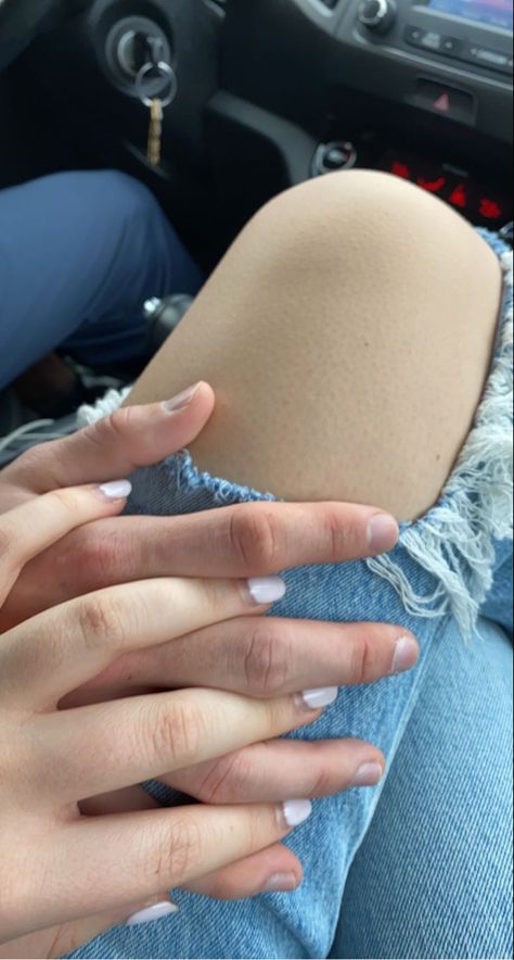 Cute Hand Holding Pictures, Guys Hand On Thigh, Him And I Pictures, Bf And Gf Goals Pictures Holding Hands, Boyfriends Hand On Leg, Cute Holding Hands Pictures Couples, Couples Photo Private, Bf Holding Thigh, Bf And Gf Pictures Ideas