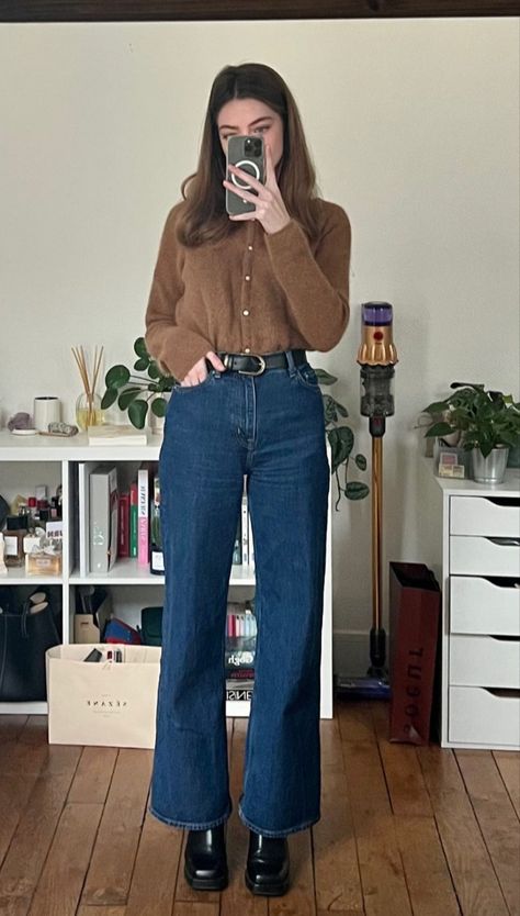 Jeans Bell Bottoms Outfits, How To Style Bell Bottoms Jeans Winter, Fall Outfit Inspo 2024 Midsize, Fall Outfits Bell Bottom Jeans, Winter Outfits 2024 Women Trends, Jean Bell Bottoms Outfits, How To Style Bell Bottoms Jeans, Bell Jeans Outfit, How To Style Bell Bottoms