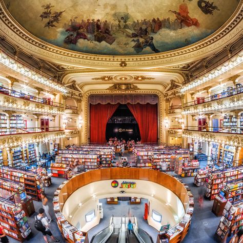 El Ateneo Grand Splendid bookstore in Buenos Aires has a history almost as beautiful as its stunningly preserved architecture. Ateneo Grand Splendid, El Ateneo, Book City, Beautiful Library, America Latina, Magical Book, Book Cafe, Place Of Worship, Best Cities