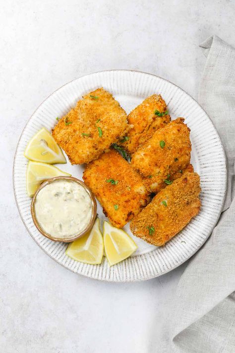 These golden fish fillets are cooked in the air fryer until crispy and delicious! Covered in a tasty crust, the fish remains soft and velvety from the inside. Ready in just 20 minutes! #airfryerrecipes #airfryerfish Red Fish Recipes, Fish Recipes Air Fryer, Air Fryer Fish Fillets, Fresh Fish Recipes, Fish Tacos With Cabbage, Frozen Fish Fillets, Air Fried Fish, Fish Batter Recipe, Air Fryer Fish Recipes