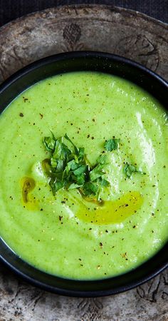 Sautéed Leeks, Soup With Leeks, Parsley Soup, Parsley Recipes, Parsnip Soup, Green Soup, Pureed Soup, Best Soup, Detox Soup