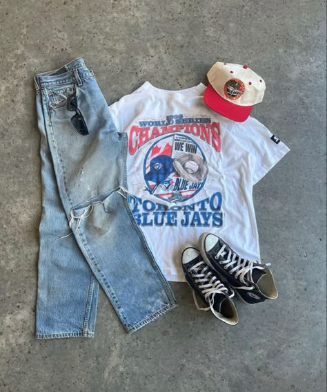 Simple Streetwear, Ames Iowa, Converse Outfit, Mens Casual Dress Outfits, Street Fashion Men Streetwear, Guys Clothing Styles, Vintage Outfit, Fits Clothes, Mens Outfit Inspiration