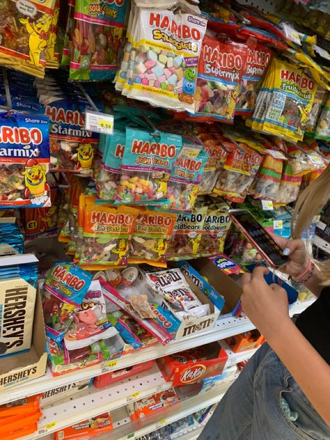 Sneaking Candy Into The Movies, Candy Isle, Vibe Party, Candy Aisle, Candy Salad, Candy Aesthetic, American Candy, Candy Pictures, Candy Stand