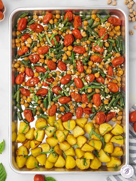 Corn Green Beans Tomatoes, Green Beans Tomatoes Recipes, Green Bean Sheet Pan Dinner, Potato Tomato Recipe, Vegetable Sheet Pan, Pan Green Beans, Green Beans Tomatoes, Potatoes Green Beans, Green Beans And Potatoes