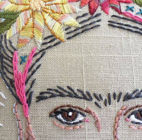 Frida Embroidery, Frida Kahlo Embroidery Pattern, Frida Kahlo Embroidery, Frida Kahlo Cross Stitch, Embroidery Frida Kahlo, Face Embroidery Portraits, Freida Kahlo Embroidery, Frida Kahlo Fabric, Diy Embroidery Shirt