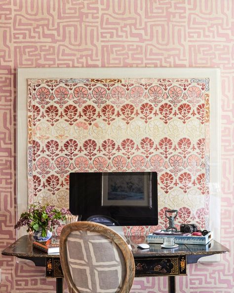 St Frank Wallpaper, Colorful Apartment Ideas, Colorful Eclectic Home, Nashville Homes, Nyc Office, St Frank, Apartment In New York, Colorful Apartment, Yellow Sofa