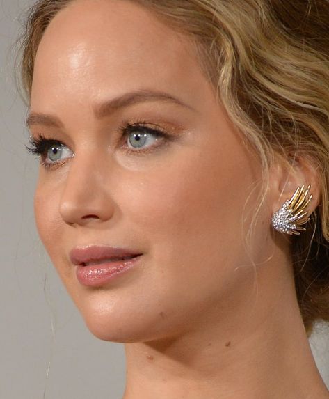 Jennifer Lawrence Makeup Natural, Jennifer Lawrence Eye Makeup, Jennifer Lawrence Eyes, Jennifer Lawrence Jewelry, Makeup Up Close, Jennifer Lawrence Makeup, Lawrence Jennifer, Picture Perfect Smile, Jennifer Laurence