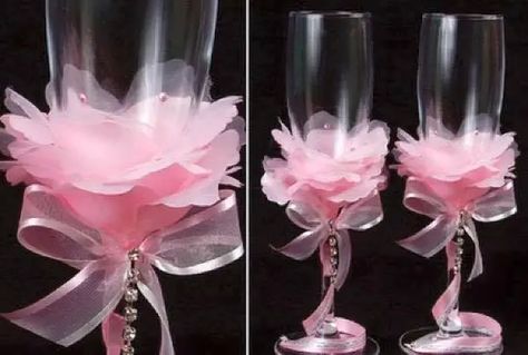 Diy Wine Glasses, Wedding Champagne Glasses, Decorated Wine Glasses, Wedding Flutes, Glitter Glasses, Wine Glass Crafts, Wedding Glasses, Fresh Flowers Arrangements, 15 Diy