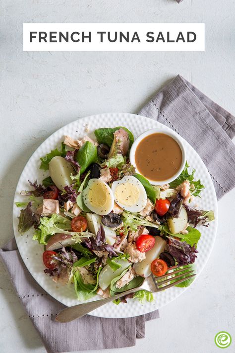 French Tuna Salad, Gourmet Tuna Salad, Mayonnaise Salad, Salad Restaurant, Simple Eating, Small Red Potatoes, Tuna Sandwich, Hard Cooked Eggs, Low Carb Vegetarian