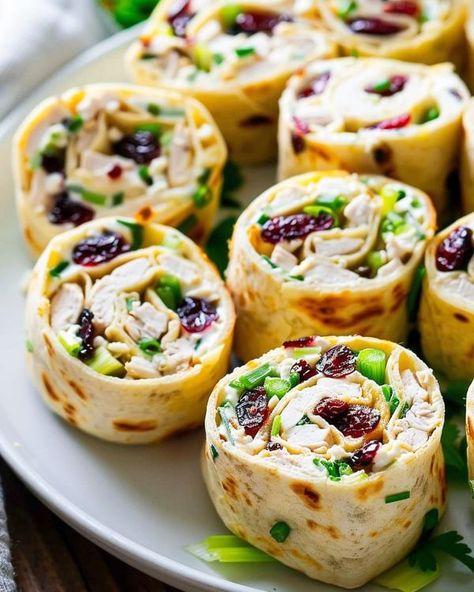 Pecan Pinwheels, Chicken Cranberry, Cranberry Chicken, Oyster Recipes, Jamie Oliver Recipes, Diet Recipes Easy, Cooking Chicken To Shred, Savory Appetizer, Slow Cooker Recipes Healthy