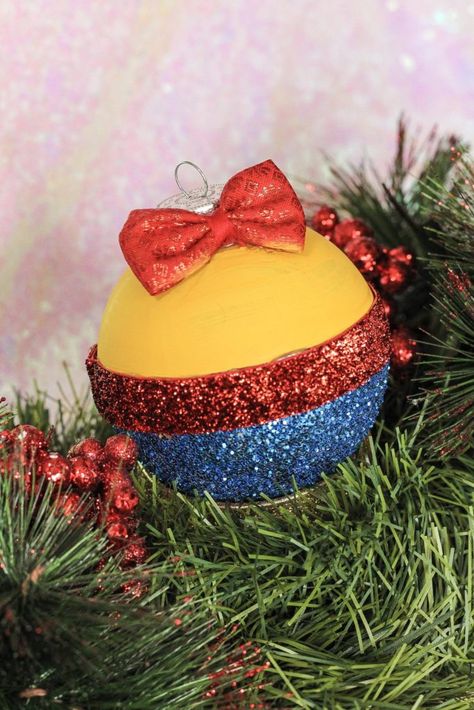 Diy Disney Ornaments, Disney Diy Christmas Ornaments, Diy Disney Princess, Disney Christmas Diy, Disney Ornaments Diy, Disney Princess Christmas, Girly Christmas Tree, Girly Diy, Princess Christmas