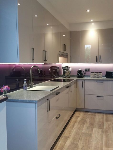 Lavander Kitchens, Purple And Grey Kitchen Ideas, Purple Walls Kitchen, Grey And Purple Kitchen, Grey And Pink Kitchen Ideas, Light Purple Kitchen, Purple Kitchen Ideas, Grey And Pink Living Room, Pink And Grey Kitchen