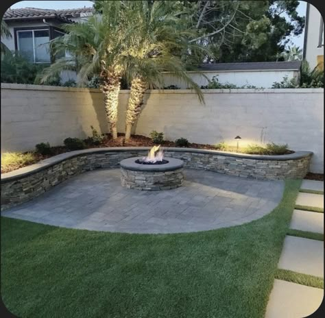 Arizona Backyard Landscaping, Desert Landscaping Backyard, Ruben Dario, Turf Backyard, Desert Backyard, Arizona Backyard, Backyard Layout, Backyard Dreams, Modern Backyard Landscaping