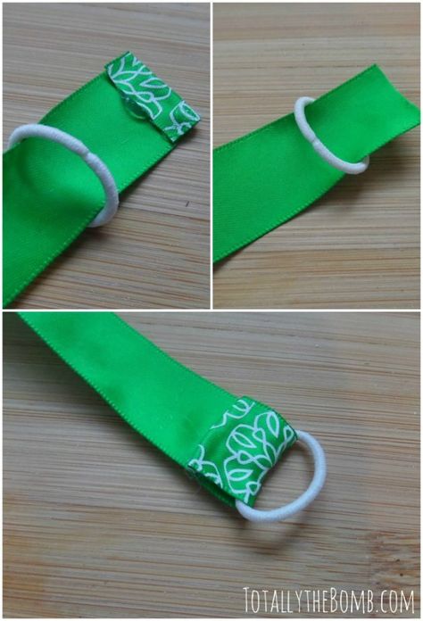 Ribbon Bracelet Tutorial Ribbon Bracelet Tutorial, Friendship Cards Diy, Ribbon Bracelet Diy, Fabric Bracelets Diy, Friendship Bands, Homemade Accessories, Fabric Cuff Bracelet, Ribbon Bracelet, Bracelet Craft