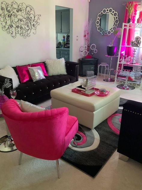 pretty & unique decor. follow for more content. Pink Black And White Living Room, Pink And Black Living Room Ideas, Pink And Black Living Room, Manifest Apartment, Black And Pink Living Room Decor, Baddie Living Room Ideas, Pink Living Room Decor, Beautiful Bathroom Decor, Girl Apartment Decor