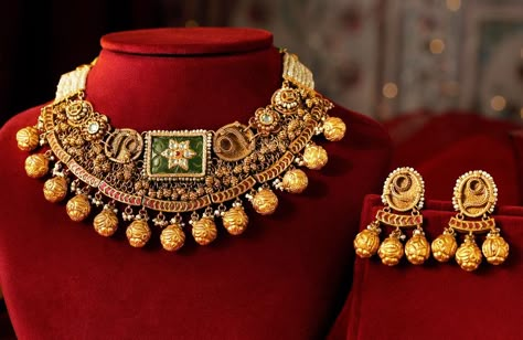 Rajasthani Gold Jewellery, Bappa Tattoo, Jadatar Jewelry, Rajwada Jewellery, Rajasthani Jewellery, Fancy Diamond Ring, Unique Gold Jewelry Designs, Traditional Necklace, Bridal Necklace Designs