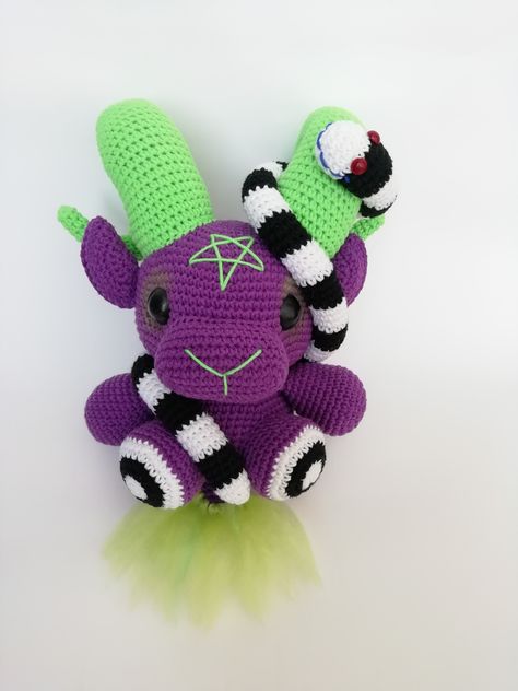 Beetlejuice baphomet plush with pentagram will be the perfect unusual toy or horror gift.This is a finished item handmade by myself with cotton and acrylic yarn in a variety colors, safety eyes and filled with hollofiber. Available in a choice of colors!Size baphomet: 22 cm (8,66 inch)Processing time : 35 business daysEstimated delivery time is 15 to 30 business days depending on your country or regionColor may vary due to lighting and monitor settings.Please visit my store and you will more oth Horror Crochet Free Pattern, Horror Amigurumi, Crochet Baphomet, Baphomet Plush, Horror Crochet, Small Crochet Gifts, Kawaii Decor, Functional Crafts, Black Phillip