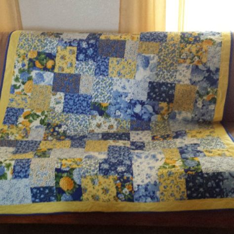 Plaid Quilts, French Quilt, Layer Cake Patterns, Cake Pattern, Beginner Quilt, Layer Cake Quilts, Blue Quilt, Yellow Quilts, Rag Quilts