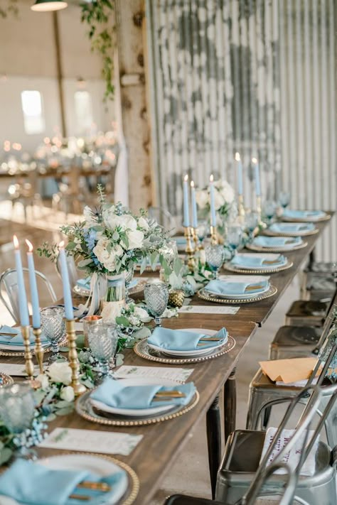 A Must-See Texas Wedding with a Palette of Blue and Green | The Perfect Palette Blue Green Wedding Theme, Wedding Table Decorations Blue, Blue Place Settings, French Blue Wedding, Blue Table Settings, Blue Green Wedding, Baby Blue Weddings, French Country Wedding, Simple Table Settings