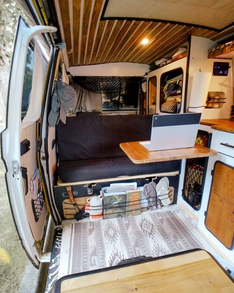 858 gilla-markeringar, 46 kommentarer - Ben • life on the road🎈 (@funwagen) på Instagram: "Self-built home on wheels. . This is the interior of Jozette, and it's been my home for the past 10…" T4 Camper Interior Ideas, Vanlife Interiors, Van Layouts, Volkswagen Bus Interior, Volkswagen Bus Camper, Vw T3 Camper, Vintage Volkswagen Bus, Vw Bus Interior, Vw Bus T2