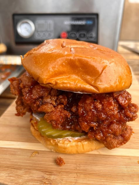 Double Fried Chicken, Hot Honey Chicken Sandwich, Honey Chicken Sandwich, Fried Chicken Sandwiches, Hot Honey Chicken, Spicy Chicken Sandwiches, Chicken Sandwich Recipes, Butter Honey, Fried Chicken Sandwich