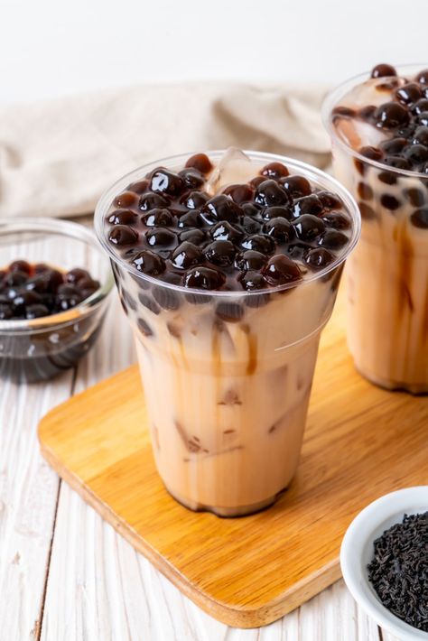 Shake Pictures, Boba Photography, Milk Tea Photography, Healthy Boba, Bubble Photo, Boba Tea Recipe, Milk Tea Recipes, Boba Milk Tea, Bubble Tea Boba