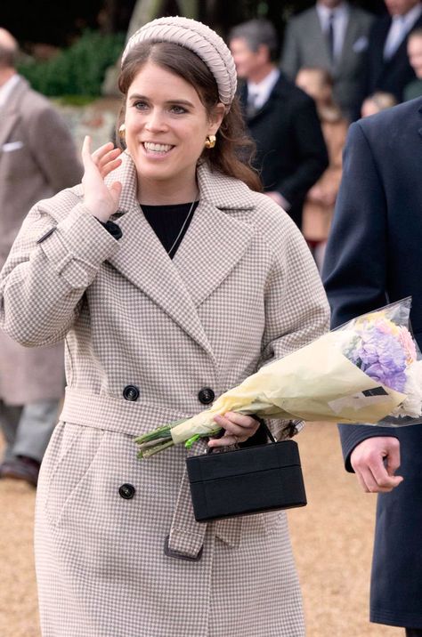 Queen Camilla's son travels with Princess Eugenie to Mexico Princess Eugenie Wedding Ring, Princess Beatrice And Eugenie, Beatrice And Eugenie, Royal Lineage, The Royals Tv Show Princess Eleanor, Princess Eugenie Pregnant, Tom Parker, Royal Family News, Sarah Ferguson