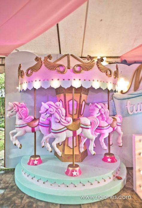 Mia’s Dainty Carnival Themed Party - Stage details Hello Kitty Theme Party, Carousel Birthday Parties, Boys 1st Birthday Cake, Outdoor Christmas Diy, Carousel Party, Carnival Birthday Party Theme, Watermelon Birthday Parties, Carousel Birthday, Carnival Themed Party