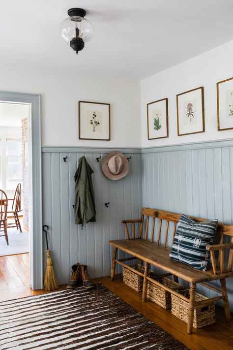 Mudroom Inspiration, Cottage Rooms, Laundry Mudroom, Boston Interiors, Cottage Room, Mudroom Design, New England Style, England Style, Small Cottage