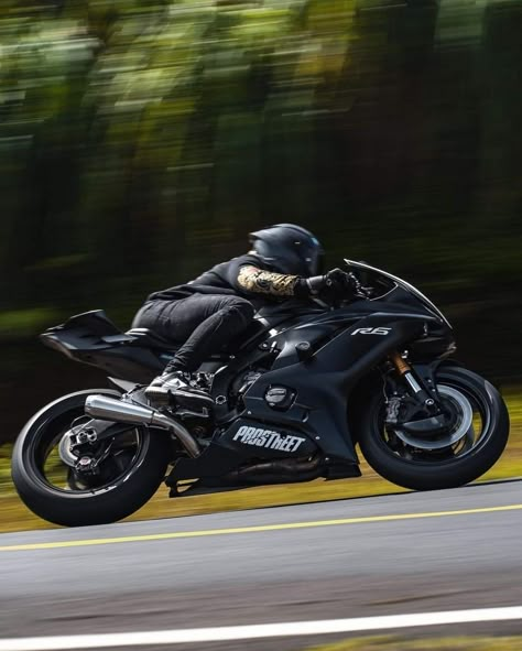 Black Motorbike Aesthetic, Motorbike Aesthetic, Black Motorbike, Motorcycle Guy, Hot Biker Guys, Biker Photography, Motocross Love, Motorcross Bike, Biker Photoshoot