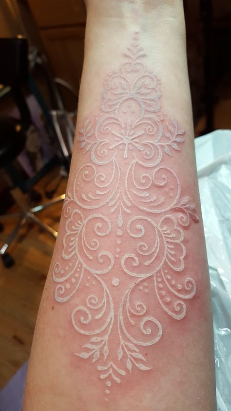 White Tattoo Ideas On Dark Skin, White Lace Tattoo, White Tattoos On Brown Skin, Small Lace Tattoo, White Tattoo Aesthetic, White Ink Tattoo On Dark Skin, White Tattoo On Dark Skin, White Ink Tattoos Healed, Lace Tattoo White